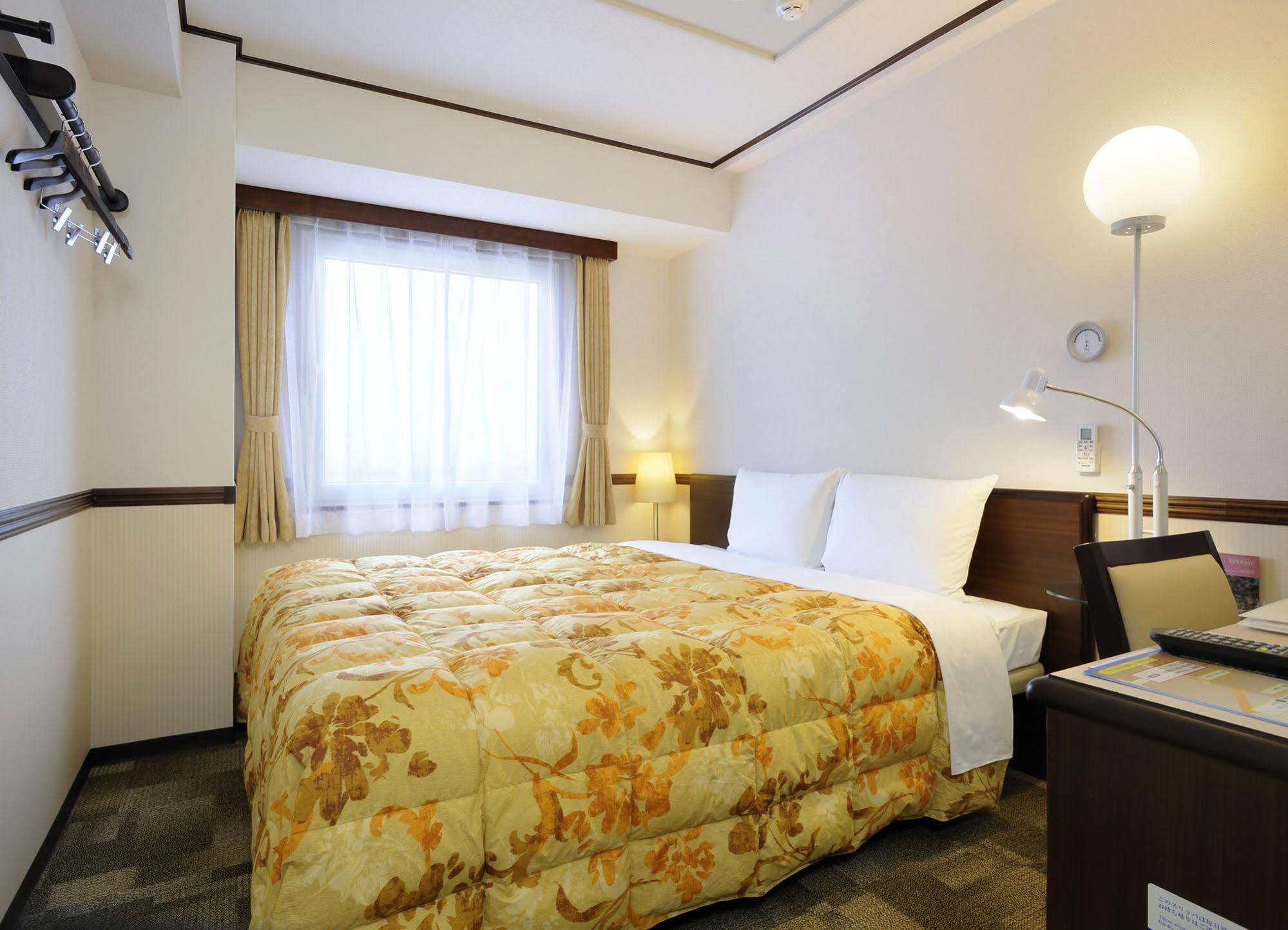 Toyoko Inn Saitama Shintoshin Exteriör bild