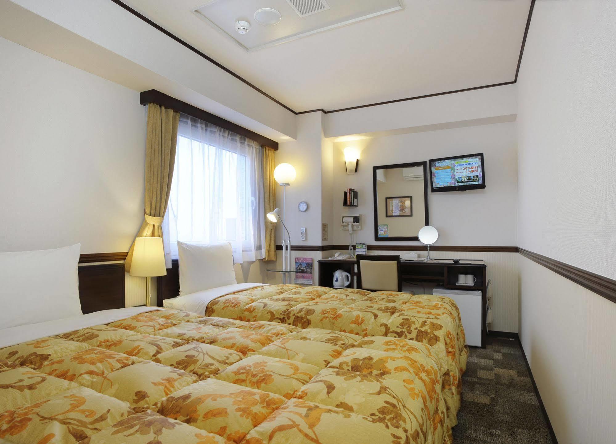 Toyoko Inn Saitama Shintoshin Exteriör bild