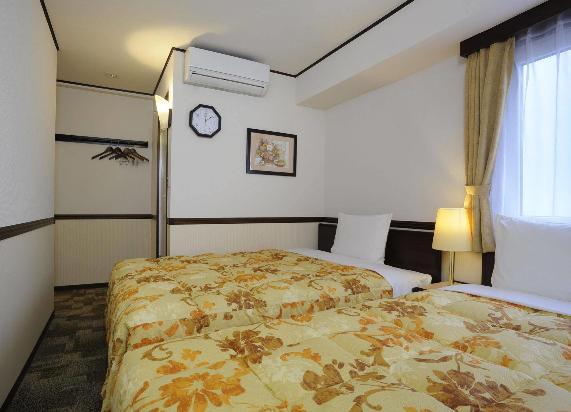 Toyoko Inn Saitama Shintoshin Exteriör bild