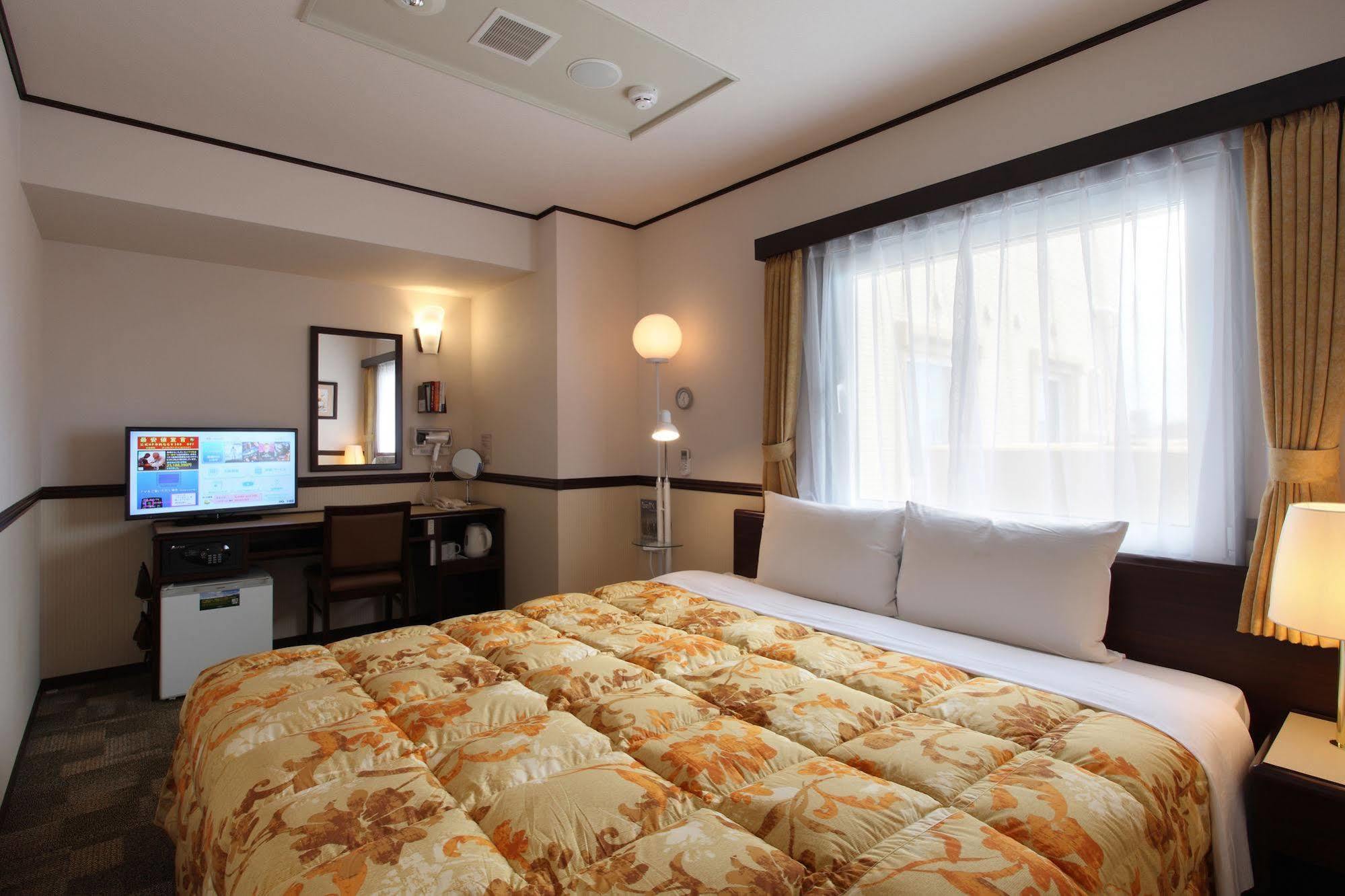 Toyoko Inn Saitama Shintoshin Exteriör bild